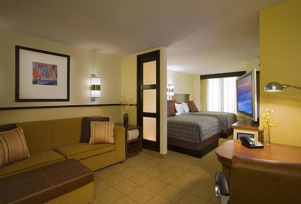 Hyatt Place Des Moines Downtown Exterior foto